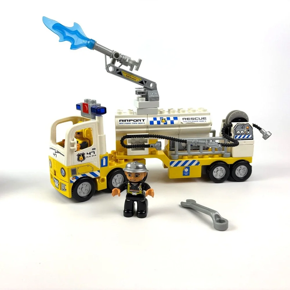 VTG‎ Lego Duplo 7844 Airport Rescue Truck Box Minifigures Partial Manual *READ